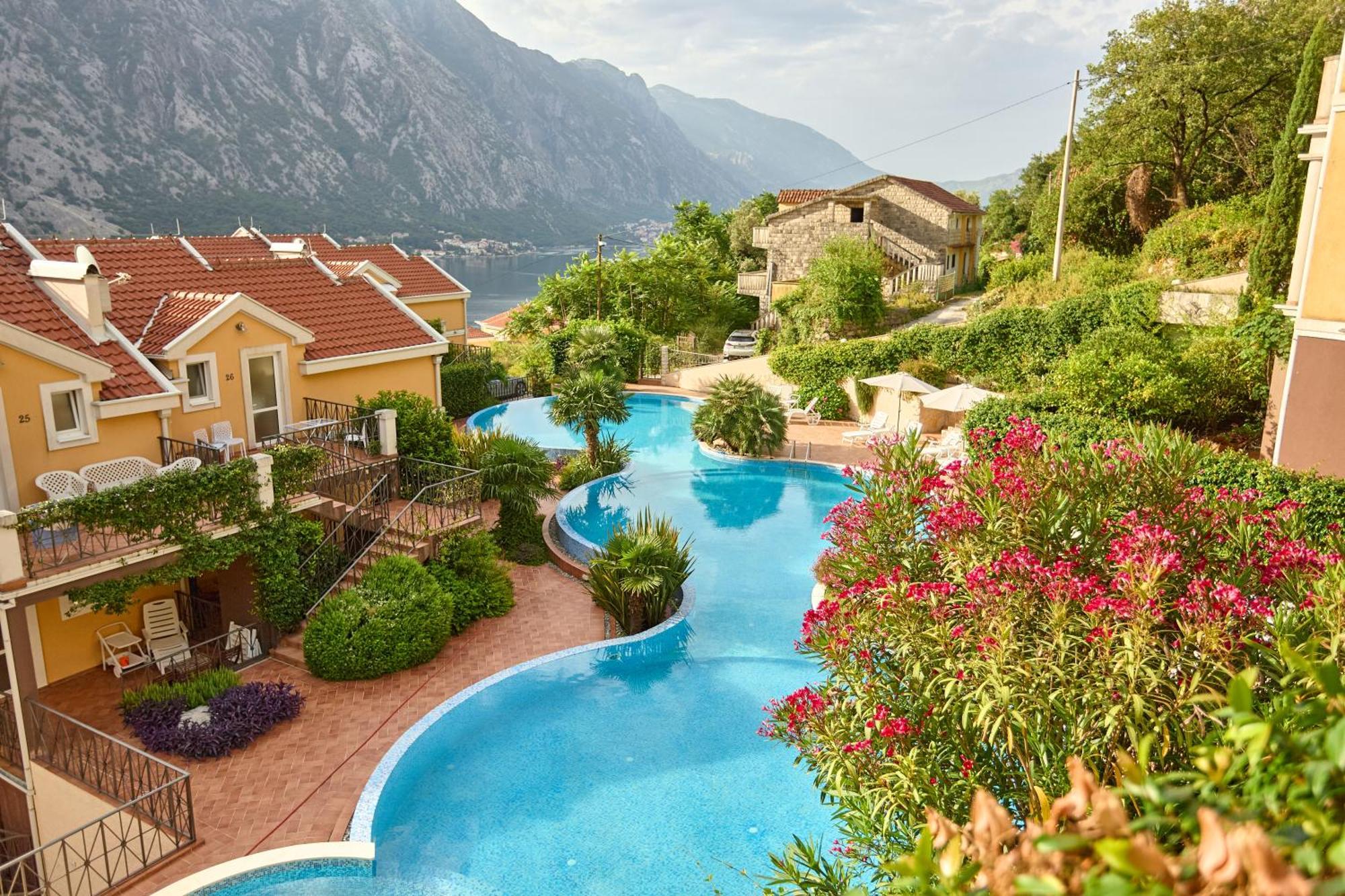 Montebay With Pool Appartement *