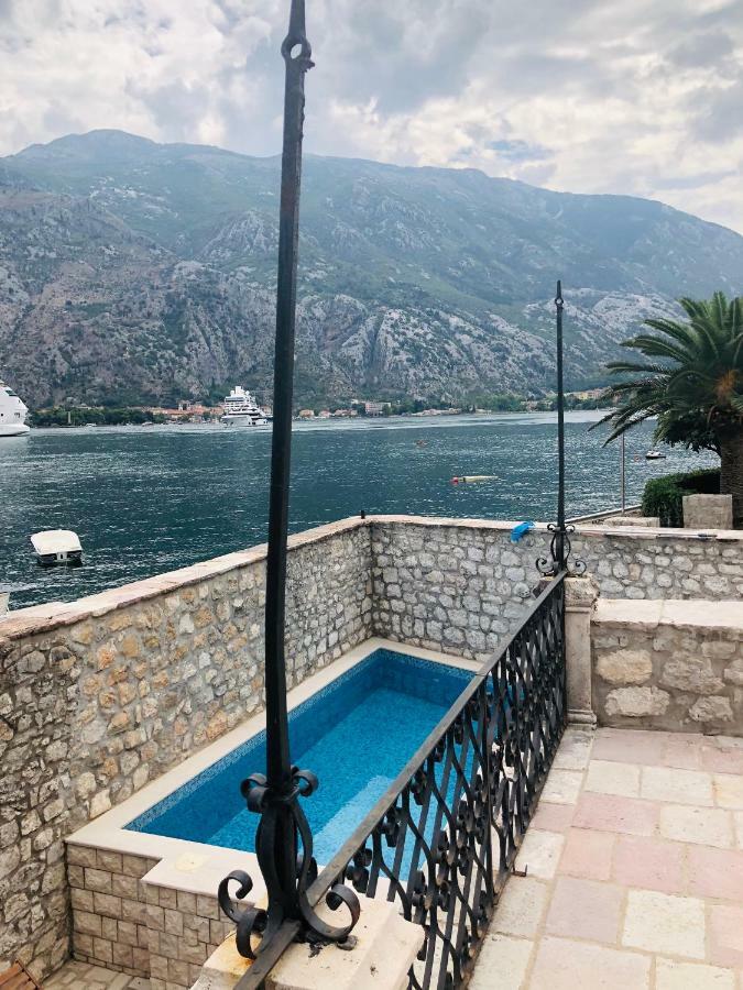 Luxury Waterfront With Private Pool And Private For 12 People فيلة